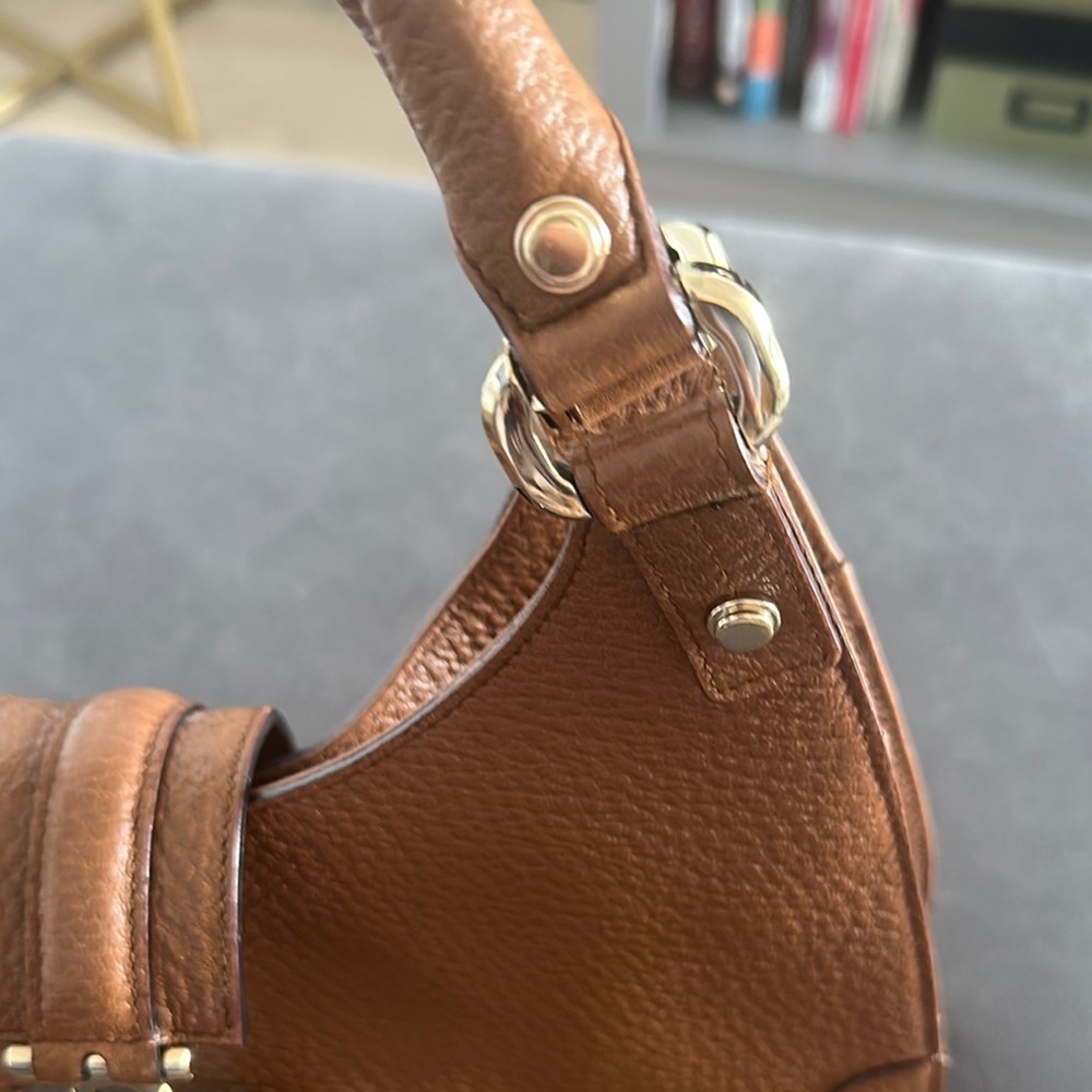 Gucci Brown Leather Shoulder Bag with Gold Accents- Vintage and Authentic! - Picture 4 of 7